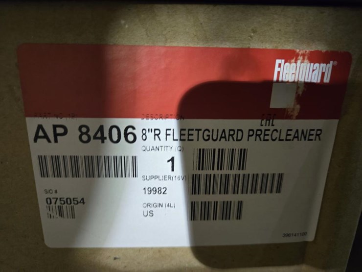 #3459-•-(6)-fleetguard-ap8406-8"-precleaners-and-more-image-5