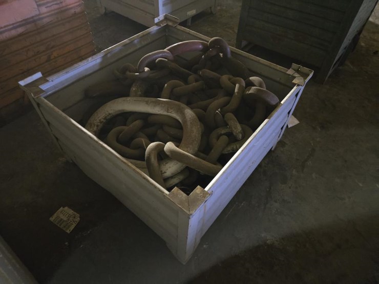 #3401-•-steel-crate-w/-misc.-heavy-duty-chains-image-2