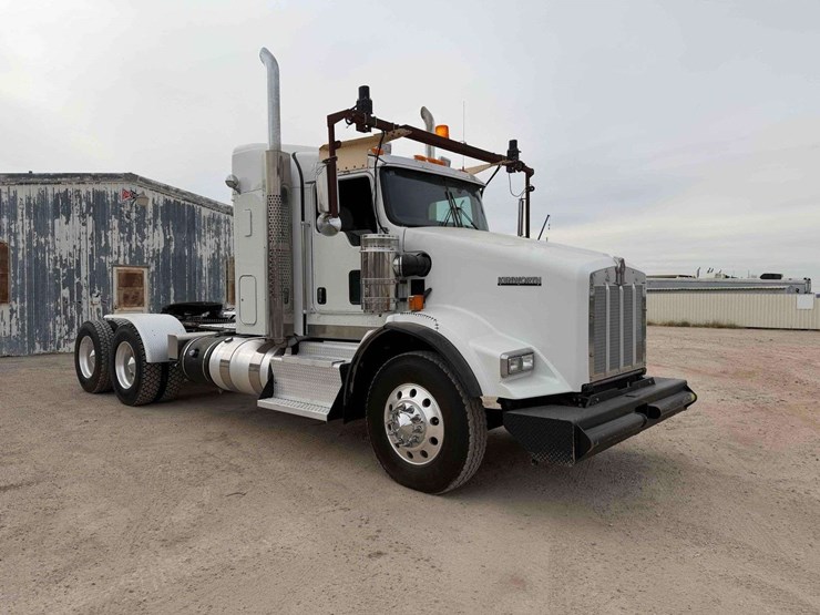 2012-kenworth-t800-image-4