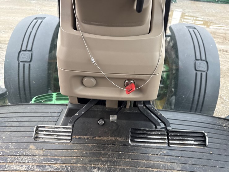 john-deere-8320r-image-45