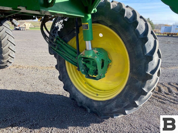 2013-john-deere-4830-image-10
