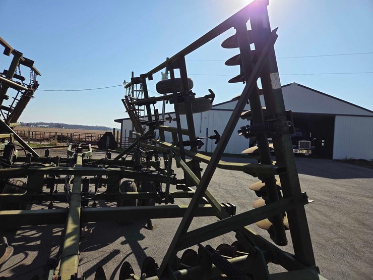 24'-farmhand-sf-4300-soil-finisher-image-7