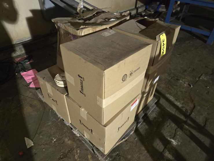 #3459-•-(6)-fleetguard-ap8406-8"-precleaners-and-more-image-2