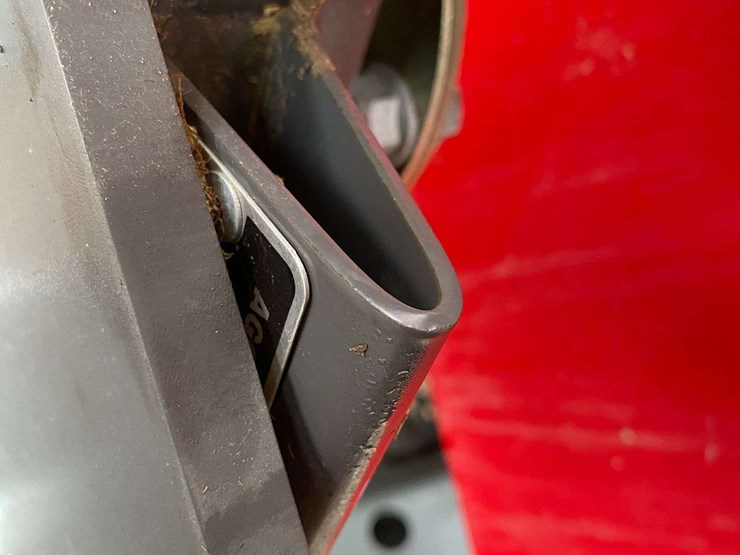 massey-ferguson-1844s-image-51