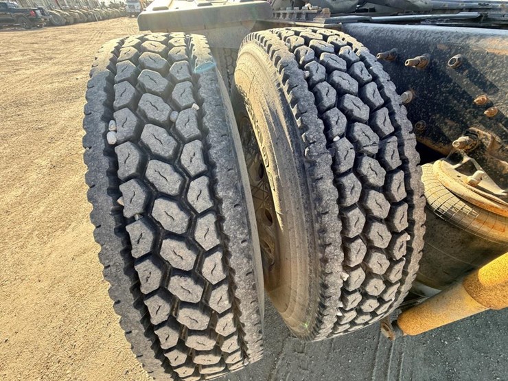 #1972-•-2008-international-eagle-day-cab-truck-tractor-image-56