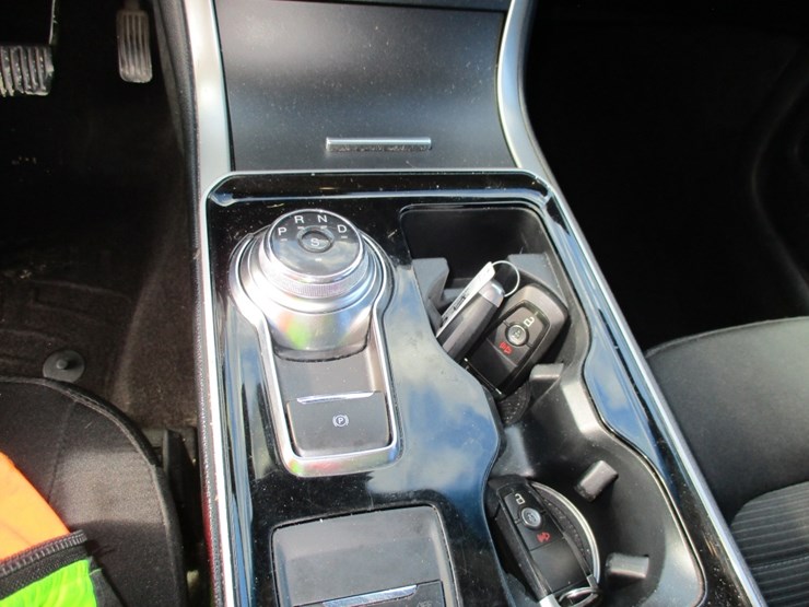 2019-ford-edge-sel-image-10