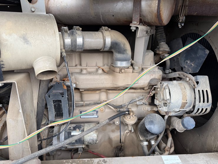 #22619-•-1994-leroi-185-portable-air-compressor-3272x209-6/94-image-18