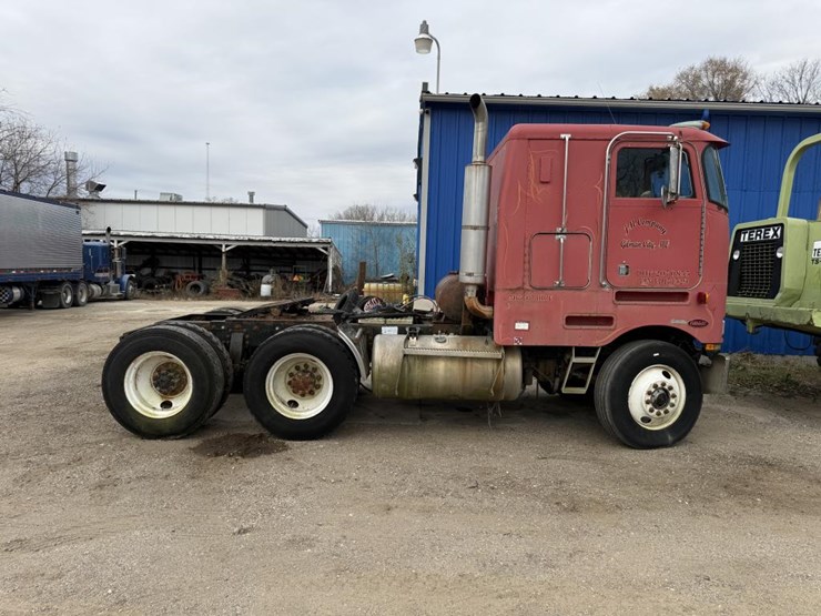 #1193-•-1984-peterbilt-cab-over-truck-tractor-image-2
