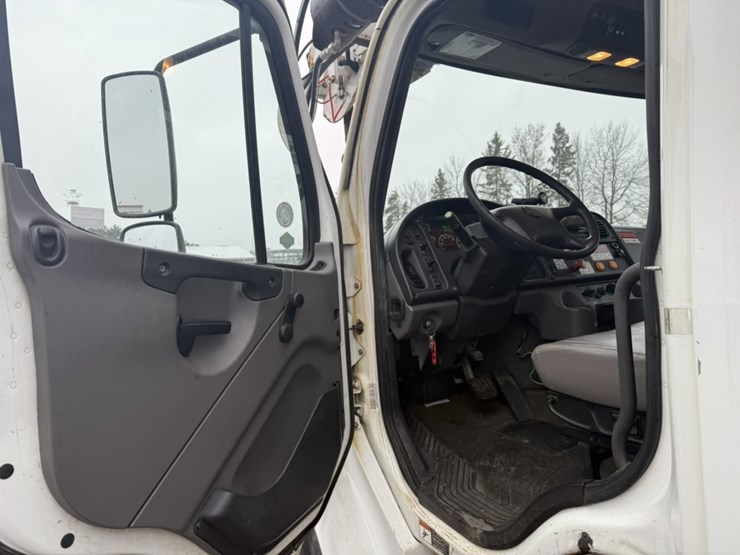 #2000-•-2014-freightliner-altec-digger-derrick-image-76