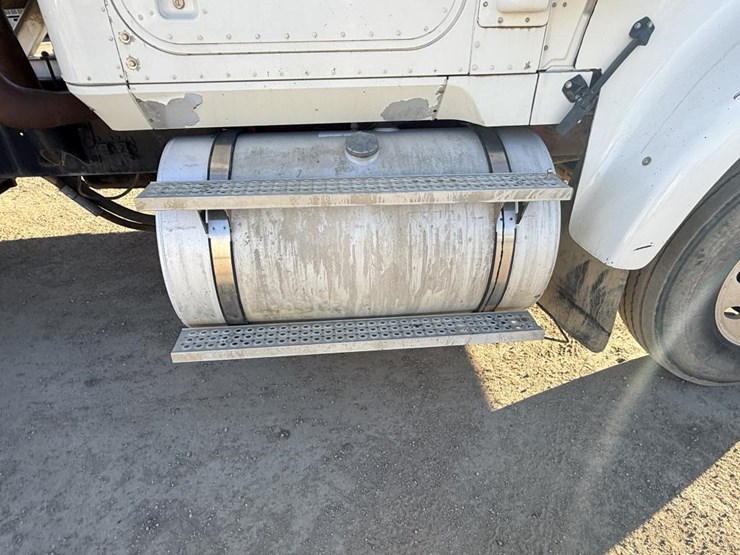 #1980-•-2008-international-eagle-day-cab-truck-tractor-image-23