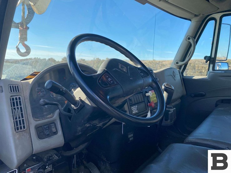 2011-international-durastar-4300-image-70