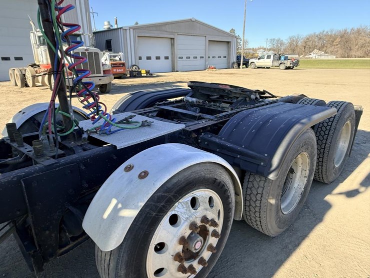 #1974-•-2008-international-eagle-day-cab-truck-tractor-image-15