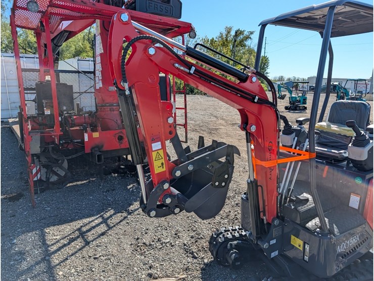 cfg-mx15rx-mini-excavator-w/-mechanical-thumb-image-2