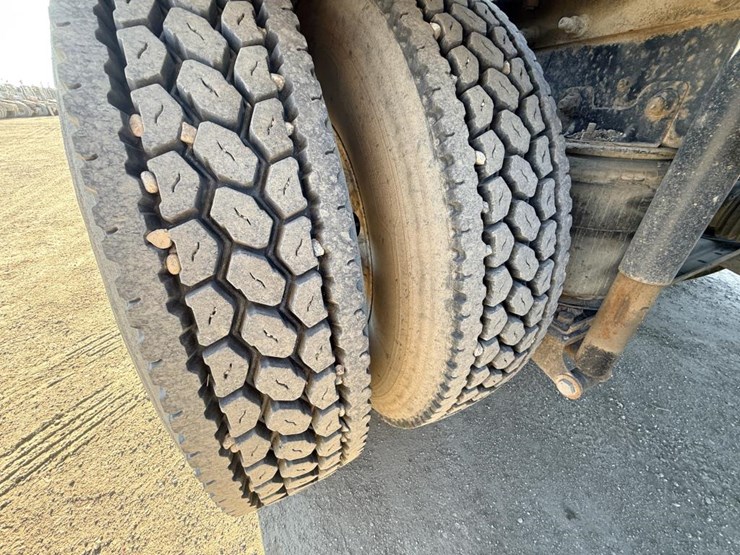 #1972-•-2008-international-eagle-day-cab-truck-tractor-image-54