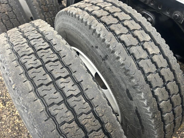 #1675-•-2016-freightliner-harrison-glider-kit-day-cab-truc-image-52