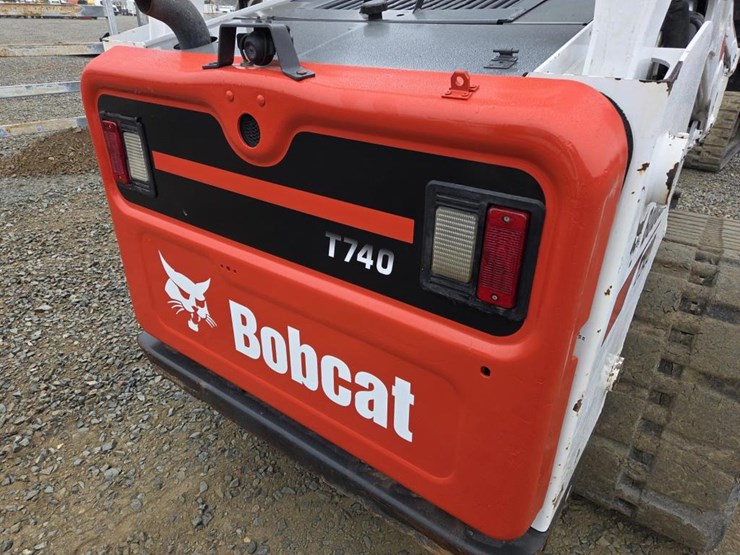 2020-bobcat-t740-image-22