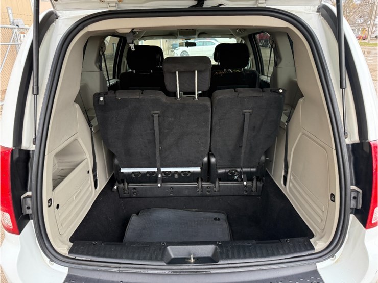 2016-dodge-grand-caravan-image-20