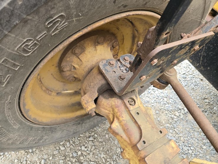 caterpillar-th83-image-34