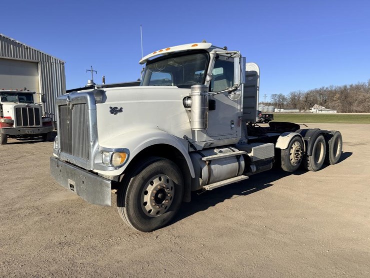 #1972-•-2008-international-eagle-day-cab-truck-tractor-image-1