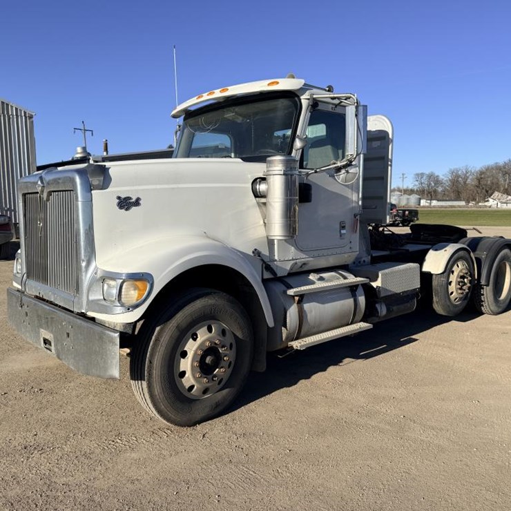 #1972 • 2008 International Eagle Day Cab Truck Tractor