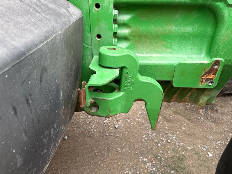 john-deere-8320r-image-34