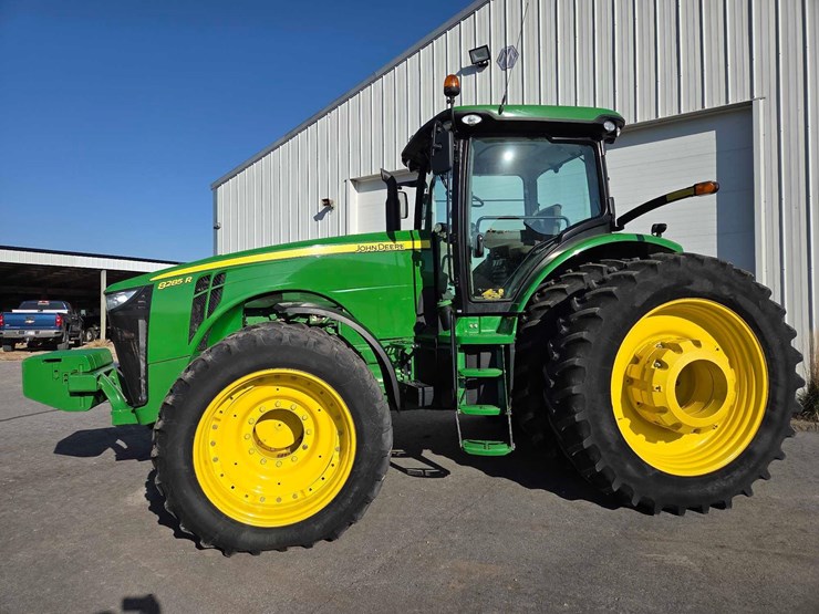 2012-john-deere-8285r-image-2
