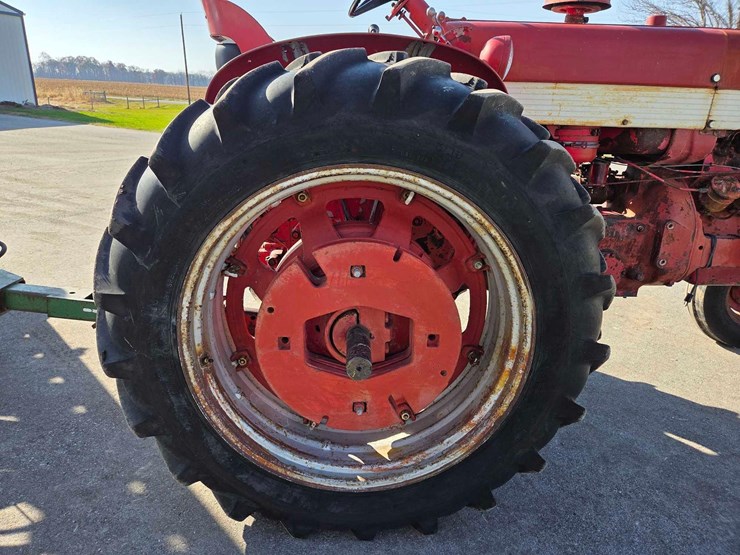 case-ih-560-image-34
