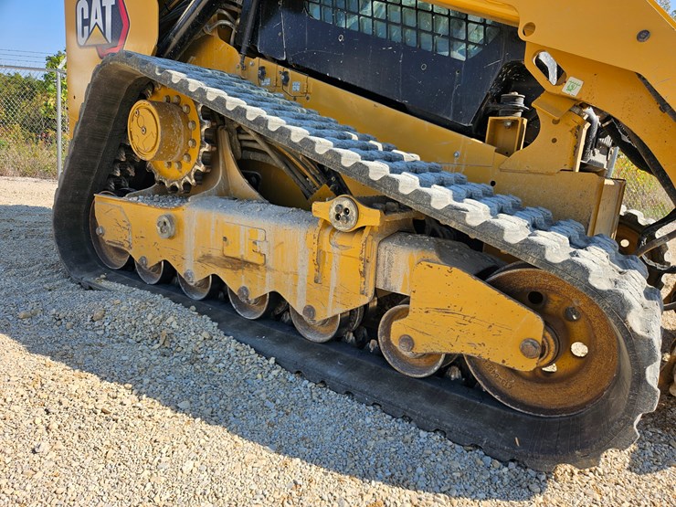 2023-caterpillar-299d3-image-67