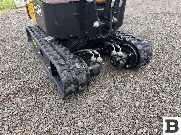 2025-cfg-industrial-h12r-mini-excavator-image-13