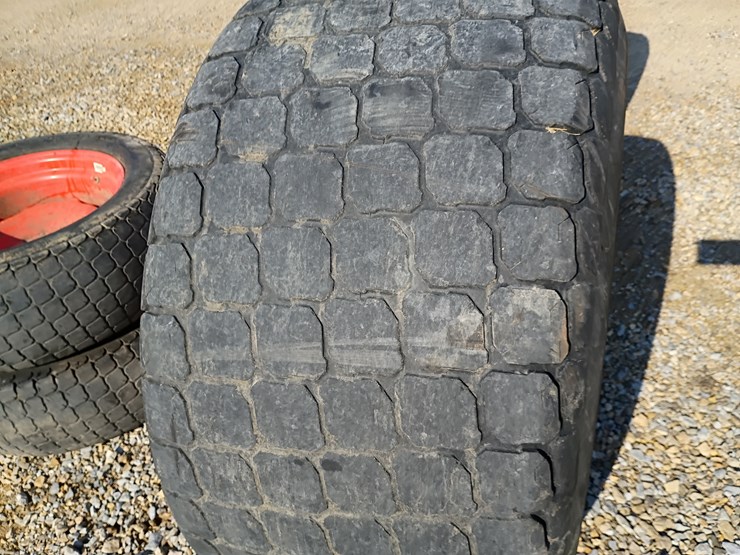 #21509-•-4--tractor-tires-w/-rims-image-3