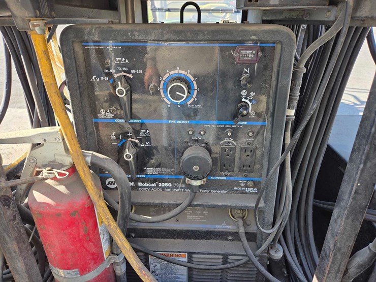 miller-bobcat-225g-image-14