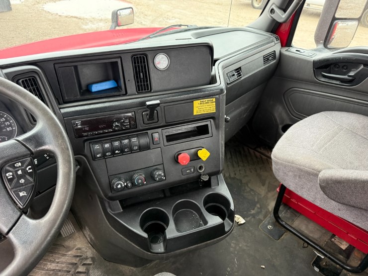 2019-international-lt-image-21