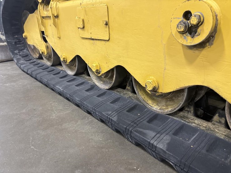 2018-caterpillar-228-image-59