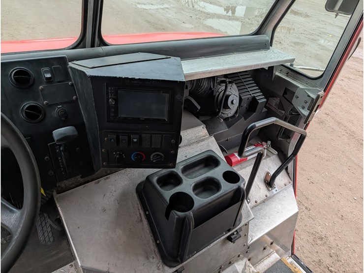 2017-freightliner-mt55-image-15