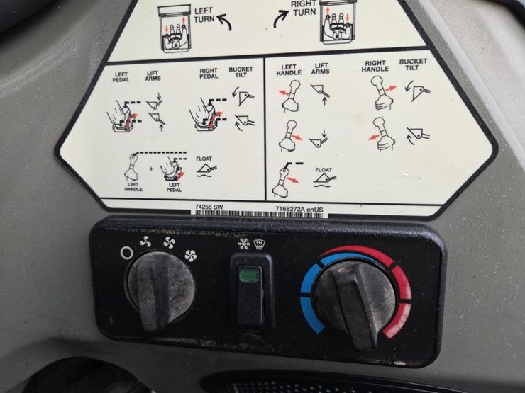 2013-bobcat-t770-image-42