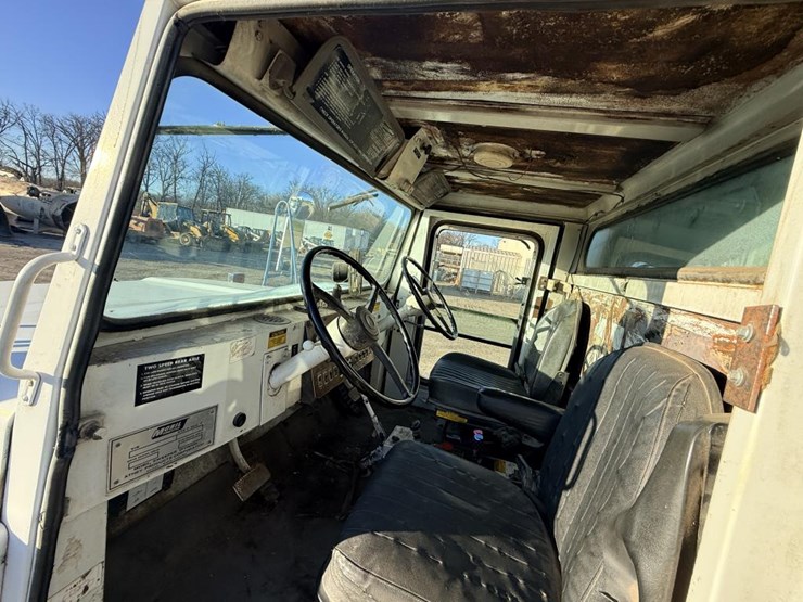 #1981-•-1990-mobil-sweeper-ahl-sweeper-truck-image-36