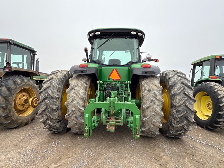 john-deere-8320r-image-4