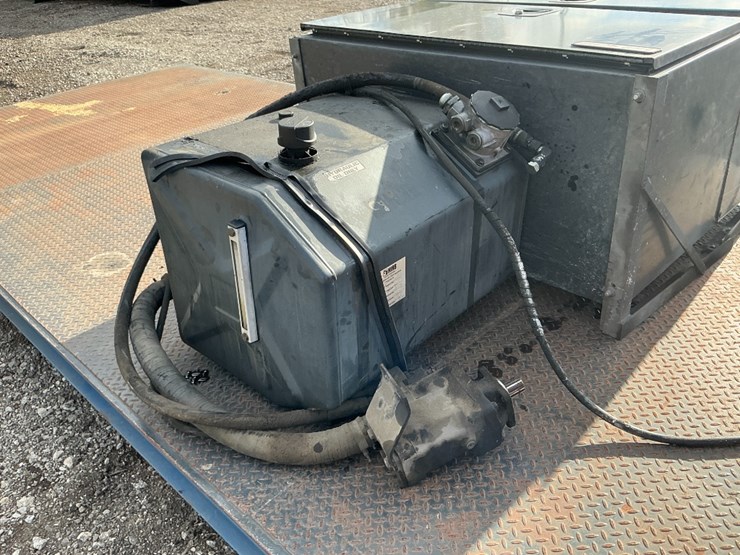 2013-hiab-xs-322-hipro-knuckle-crane-w/-8'x24'-steel-flatbed-image-9