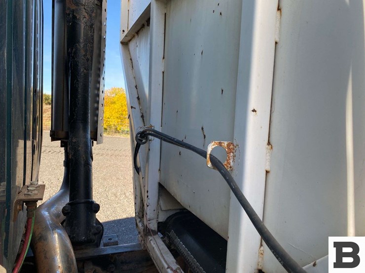 1995-ford-l9000-image-16