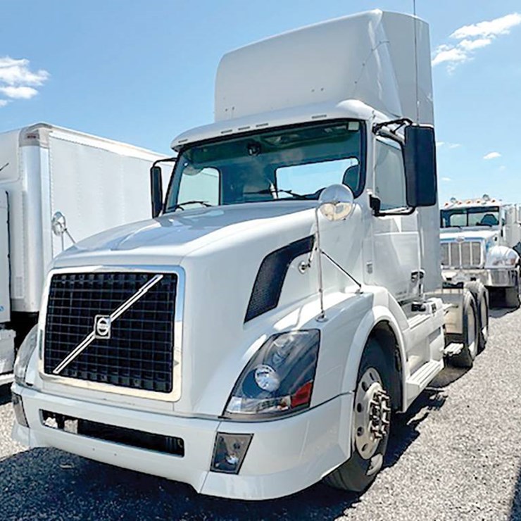 2012 VOLVO VNL 300