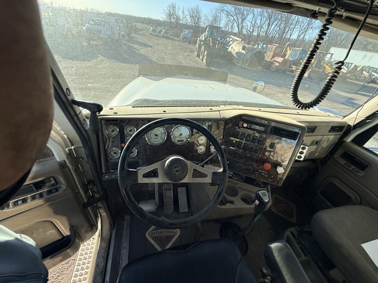 #1980-•-2008-international-eagle-day-cab-truck-tractor-image-30