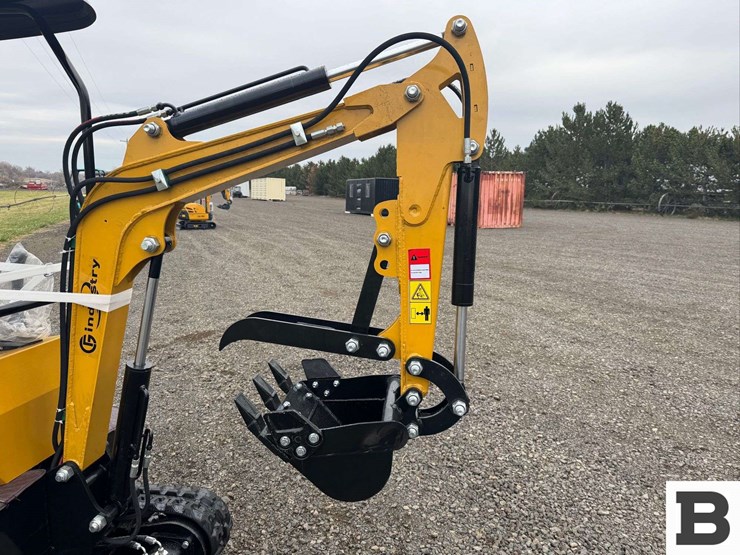 2025-cfg-industrial-h12r-mini-excavator-image-10