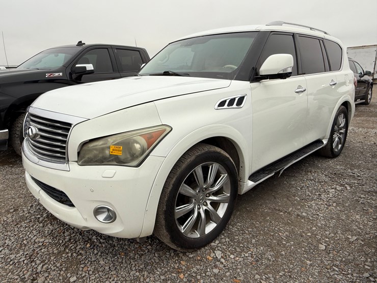 2012-infiniti-qx56-image-1