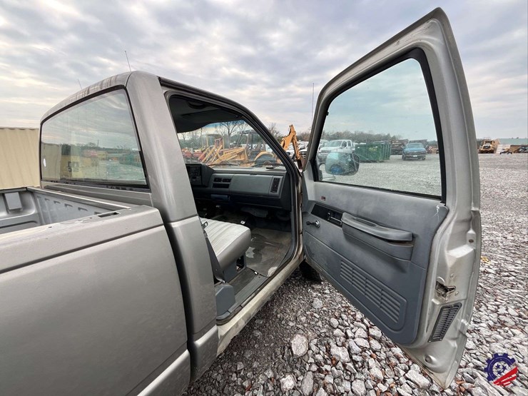 1990-gmc-sierra-pickup-truck-image-42