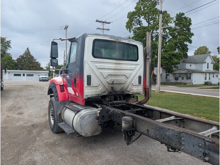 2012-international-7600-image-14