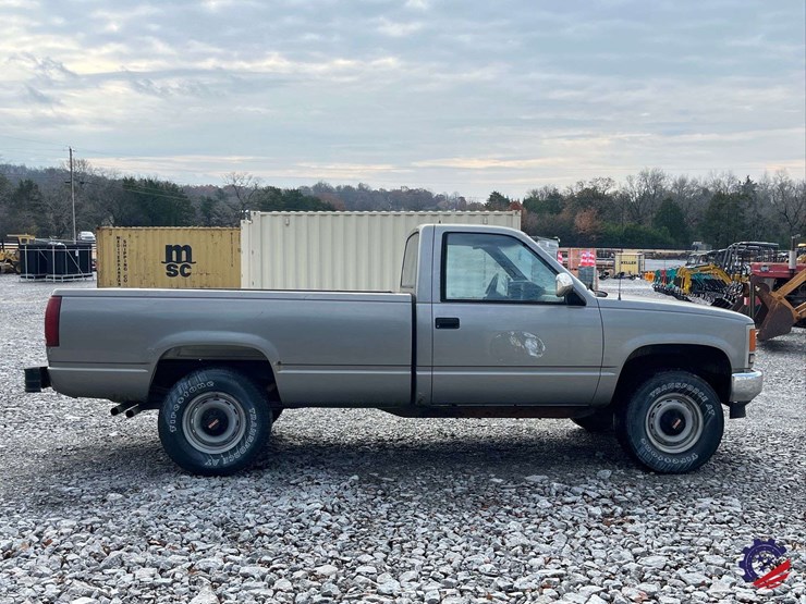 1990-gmc-sierra-pickup-truck-image-5