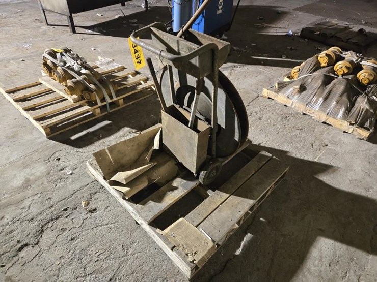 #3437-•-banding-cart-w/-tools-image-4