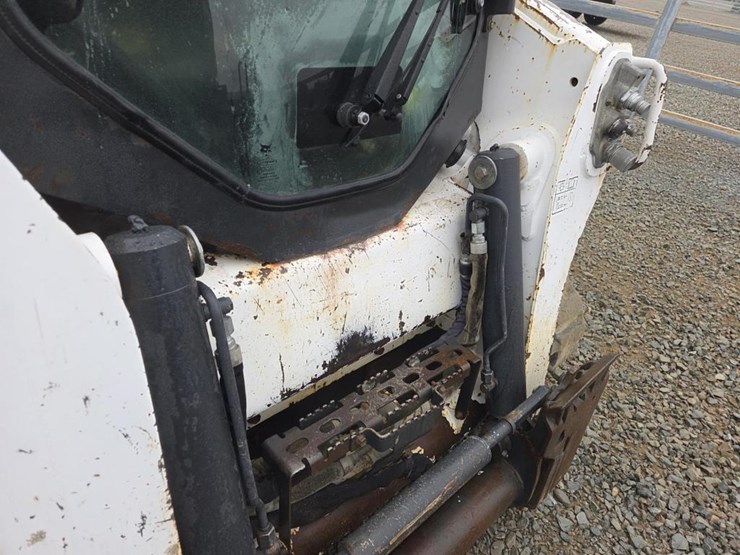 2013-bobcat-t770-image-11