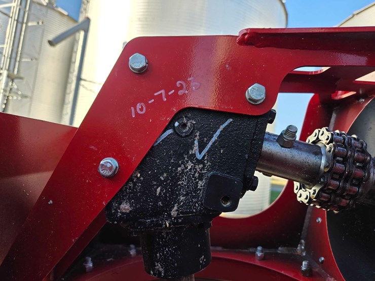 agi-mayrath-hx2-10"x63'-swing-away-auger-image-10