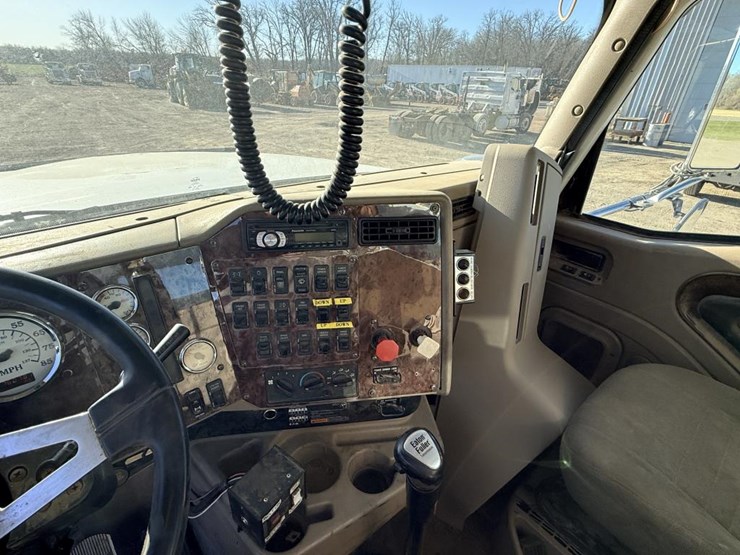 #1972-•-2008-international-eagle-day-cab-truck-tractor-image-35